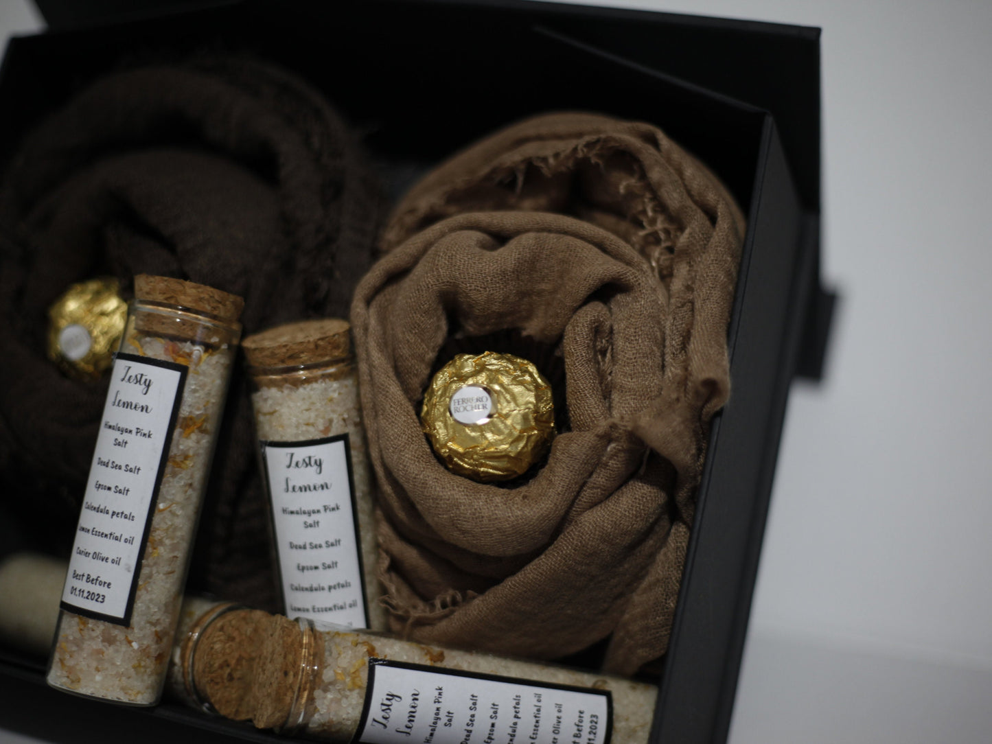 Scarf gift box set with handmade bath salts, chocolates, gift card and gift message, gifts for her, gifts for Christmas, Gifts for Mum,